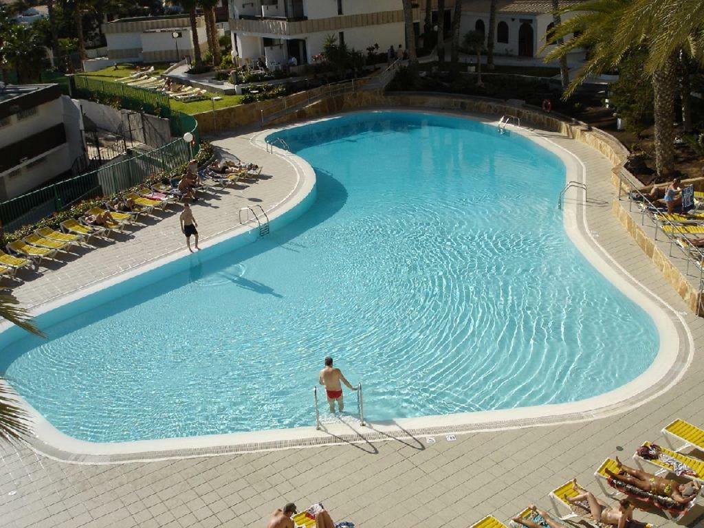 بلايا ديل إنغلز Apartamentos Koka المظهر الخارجي الصورة