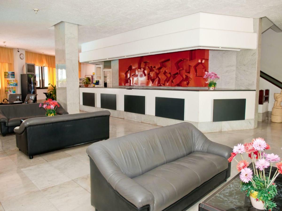 بلايا ديل إنغلز Apartamentos Koka المظهر الخارجي الصورة