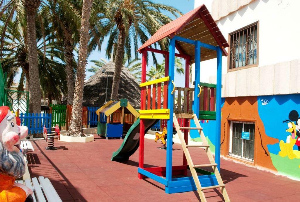 بلايا ديل إنغلز Apartamentos Koka المظهر الخارجي الصورة